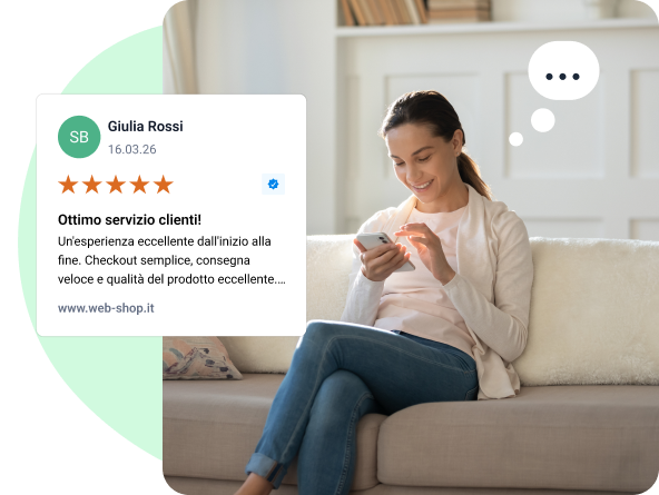 Ragazza legge una recensione verificata  a cinque stelle di Trusted Shops